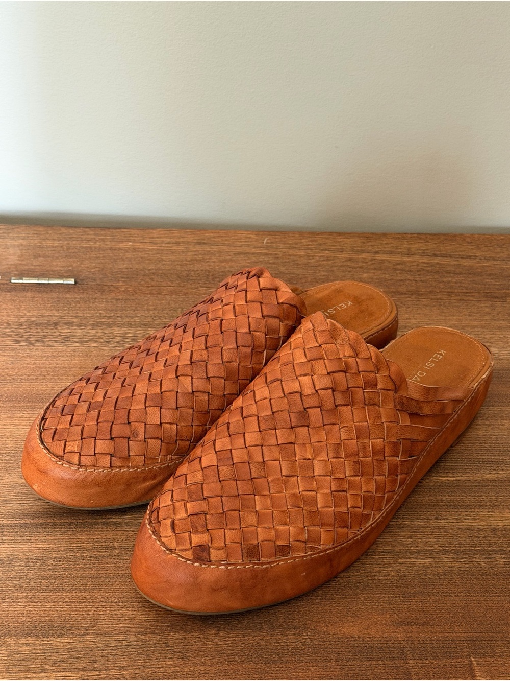 Kelsi Dagger Brooklyn Maple Woven Leather Mule Clogs Sz 9.5 Cognac Boho Comfort - Picture 2 of 7